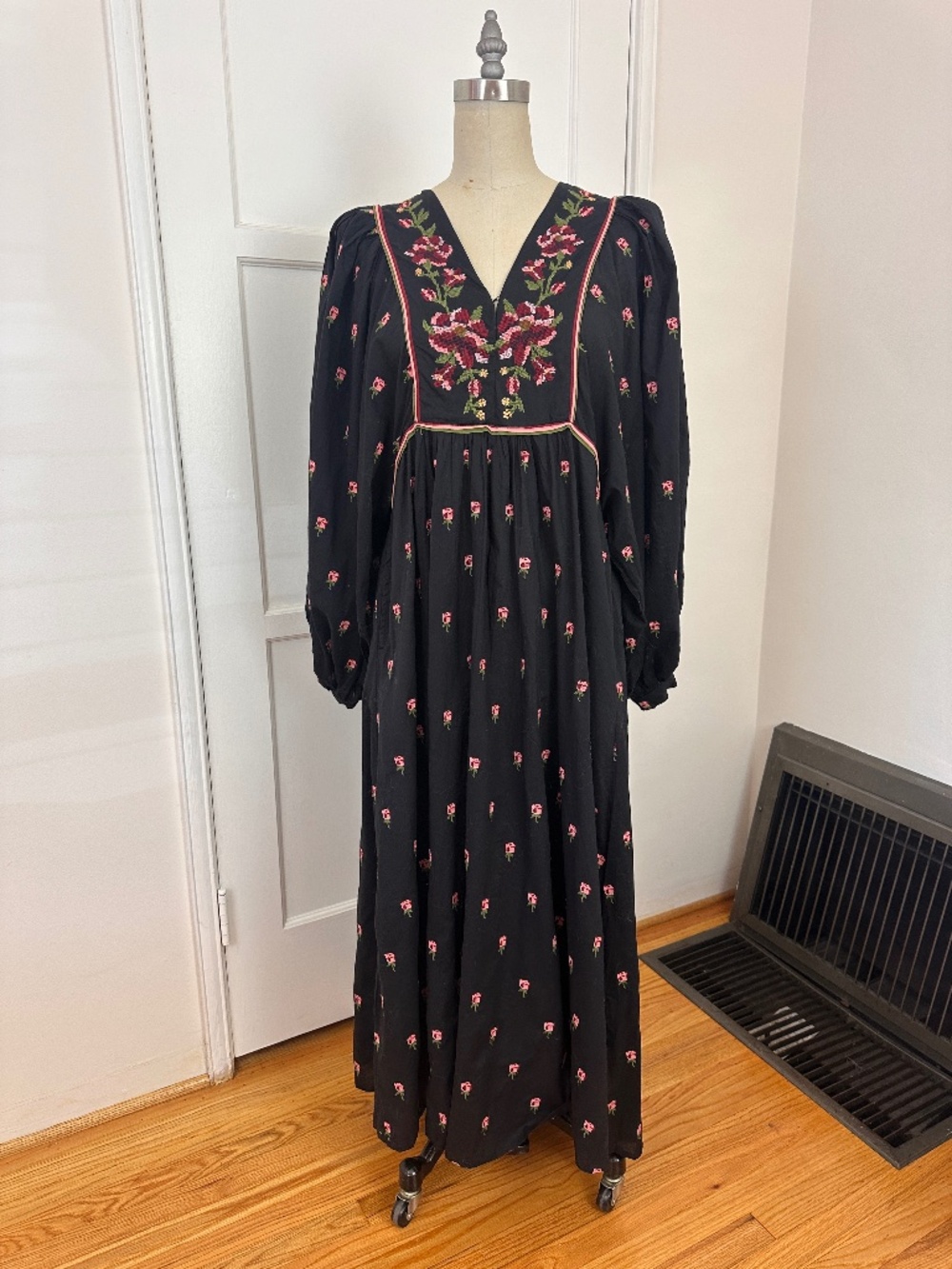 Farm Rio NWT embroidered maxi dress